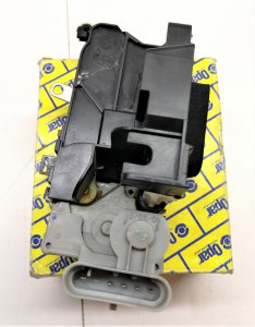 (ÇATLAK) SAĞ ÖN KAPI KİLİDİ MOTORLU PALİO SİENA ALBEA 46847044