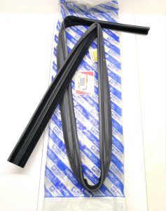 SAĞ ÖN KAPI CAM ÇERÇEVE FİTİLİ <---2006 öncesi PUNTO 46546175