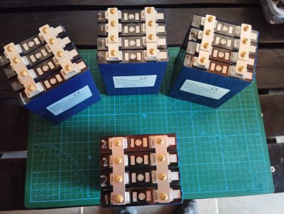 3,2 volt 27 Ah LiFePo4 pil grubu (4lü paket)