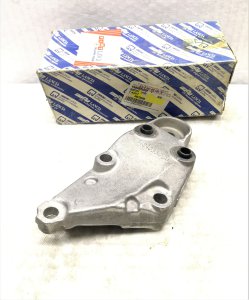 MOTOR TAKOZU BAĞLANTI KULAĞI 2.0 JTD SCUDO EXPERT 1484035080