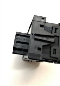 (ÇIKMA) SOL ÖN KAPI CAM DÜĞME GRUBU (KIRMIZI IŞIKLI) GOLF7 PASSAT 5G0959857C