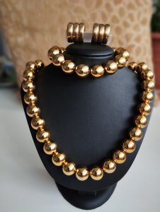 Kolye bileklik ve küpe