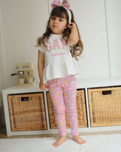 Çiçekli bandıralı takım