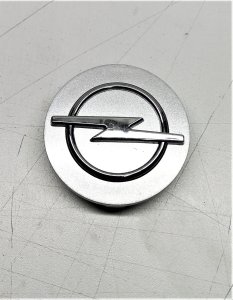 (GM Orijinal ) (Dış Çap 6cm) JANT GÖBEĞİ GÜMÜŞ GRİ KÜÇÜK  15, 16, 17 İnç Opel Astra G, Zafira A, Corsa C, Combo C, Meriva A, Omega B, Vectra B C  1006161 - 6006021