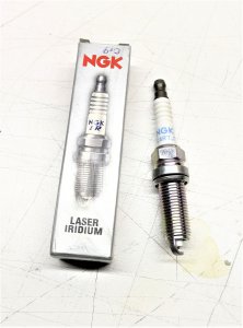 ATEŞLEME BUJİSİ (TEK 1 ADET) IRIDYUM (0,9 H4B--1,2 H5F) CLIO SANDERO 224019133R-224011985R-224012047R-ILKAR7J7G