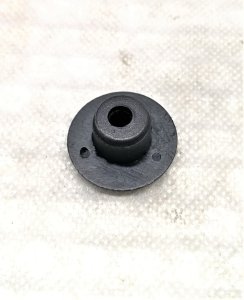 ARKA ÇAMURLUK CAMI BAĞLANTI CİVATA TAPASI 01--10 DOBLO 82490943