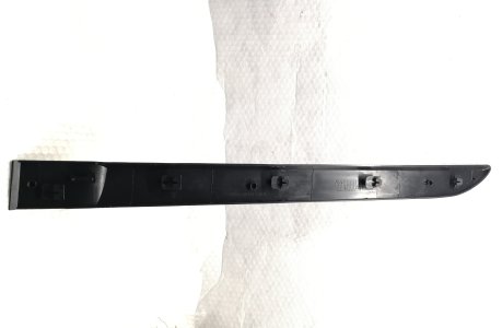 (TRIM K) SAĞ ARKA KAPI BANDI SİYAH MEGANE2 7701477639  7701475250