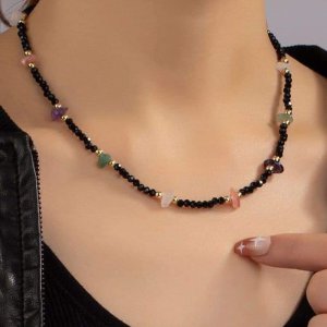 Doğal taş detaylı kolye