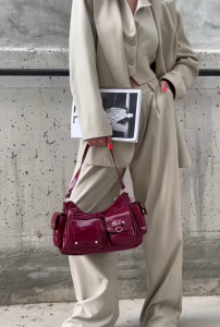 Çok cepli bordo Berlin çanta