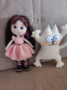 Amigurumi kız ve bez kedicik