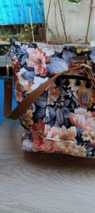 Rahat kullanım kolaylığı sağlayan çanta