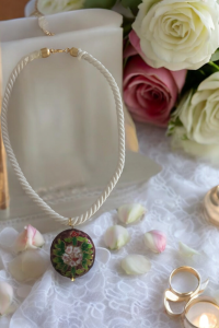 Özel tasarım kordon kolye