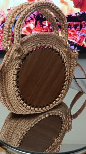 Deri detaylı çapraz çanta