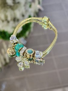 Pandora Model Gold Charmlı Çelik Bileklik