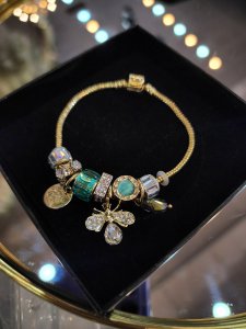 Pandora Model Gold Charmlı Çelik Bileklik