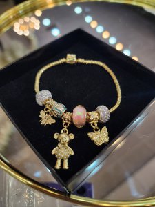 Pandora Model Gold Çelik Charmlı Bileklik