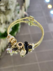 Pandora Model Gold Çelik Charmli Bileklik