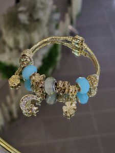 Pandora Model Gold Charmlı Çelik Bileklik