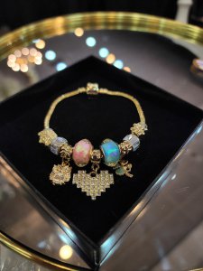 Pandora Model Gold Charmlı Çelik Bileklik