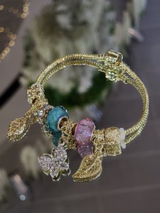 Pandora Model Gold Charmlı Çelik Bileklik