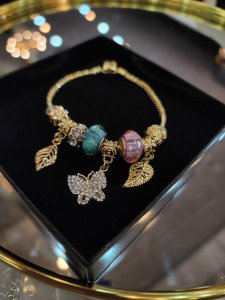 Pandora Model Gold Charmlı Çelik Bileklik