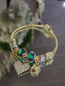 Pandora Model Gold Charmlı Çelik Bileklik