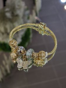 Pandora Model Gold Charmlı Çelik Bileklik