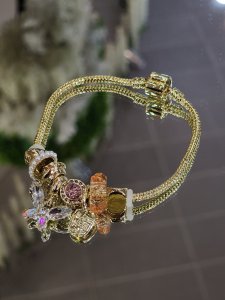 Pandora Model Gold Charmlı Çelik Bileklik