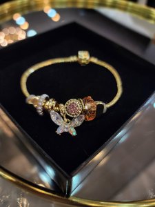 Pandora Model Gold Charmlı Çelik Bileklik
