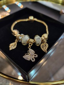 Pandora Model Gold Charmlı Çelik Bileklik
