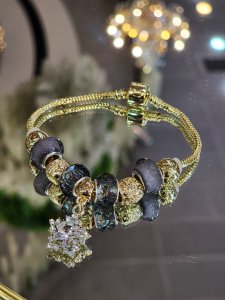 Pandora Model Gold Charmlı Çelik Bileklik