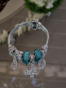 Pandora Model Silver Charmlı Çelik Bileklik