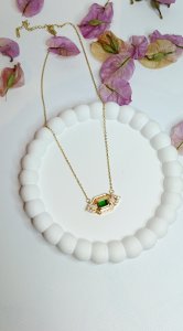 Yeşil taşlı Çelik kolye