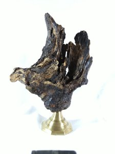 Kıyıya vuran bir tahta parçasından yapılmıştı.