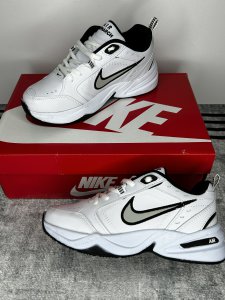 Nike Air Monarch