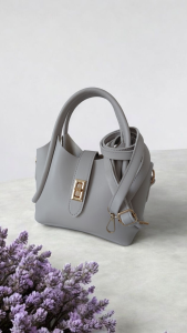 Gri Deri Kadın El Çantası(Yavrulu)Kilit Kapama Omuz Askılı