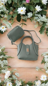 Yeşil Deri Kadın El Çantası(Yavrulu)Kilit Kapama Omuz Askılı