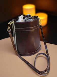 Kahverengi Kova Model Ağzı Büzgülü Kadın El Ve Omuz Çantası