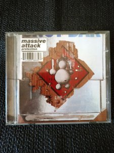 MASSIVE ATTACK - PROTECTION.