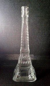 EYFEL KULE  FORMATINDA BOŞ CAM ŞİŞE TASARIMA AÇIK.