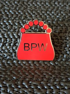 BPW YAZILI ÇANTA FORMUNDA ROZET.