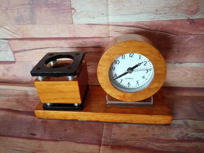 KALEMLİKLİ MASA SAATİ AHŞAP HAND MADE.