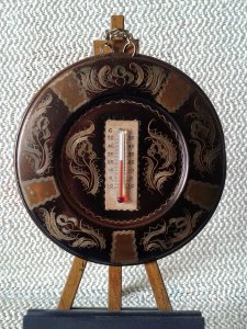 ERZİNCAN EL İŞİ DEKORLUK TERMOMETRELİ DUVAR TABAĞI.