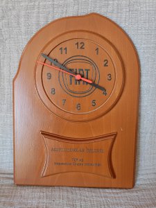 TOFAŞ FİAT BASKILI AHŞAP DUVAR SAATİ, NADİR BULUNTU.